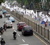 Bendera Partai Berkibar di Jalan Protokol